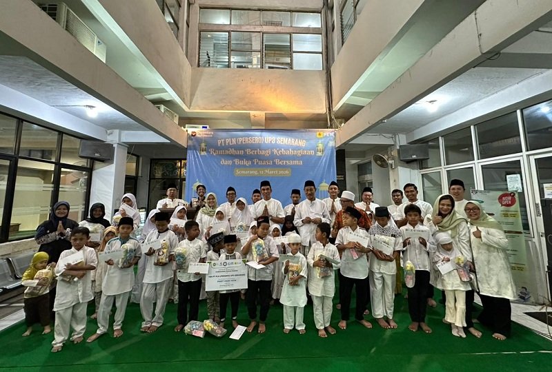 PLN Semarang PLN Semarang berbagi dengan anak yatim