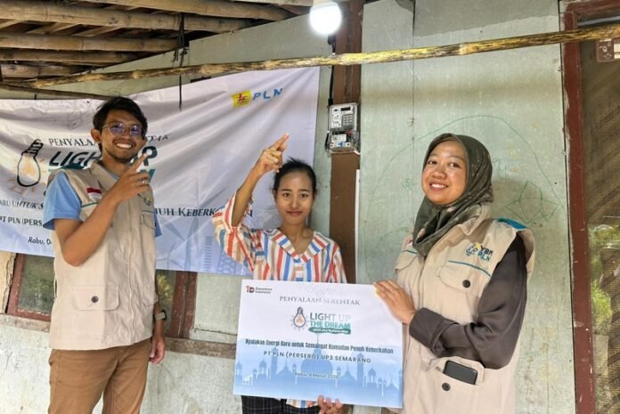 PLN Semarang salurkan bantuan gratis listrik