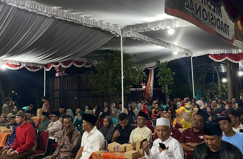 Ketua DPRD Jateng Sumanto saat hadir dalan acara pagelaran wayang kulit