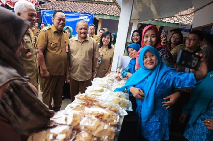 Gubernur Jateng Ahmad Luthfi ketika meninjau GPM dan Speling di Grobogan