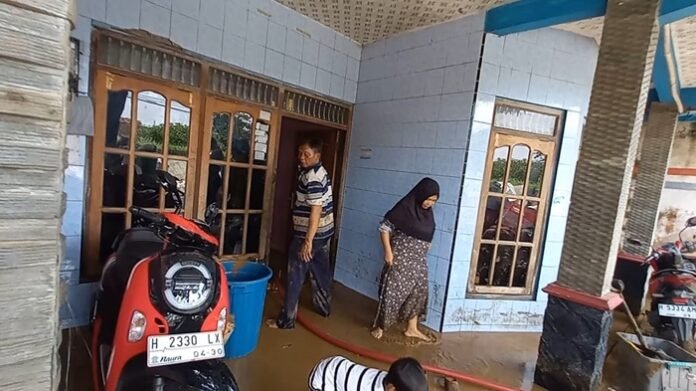 Rumah Maliki di RT1 RW 2 Mangkang Kulon Tugu Semarang yang terkena banjir