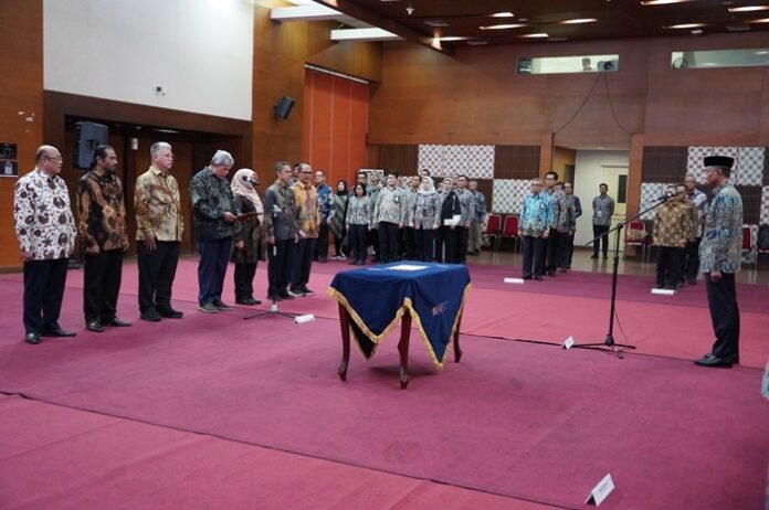 Menteri Pekerjaan Umum Dody Hanggodo melantik pengurus LPJK 2025-2026.