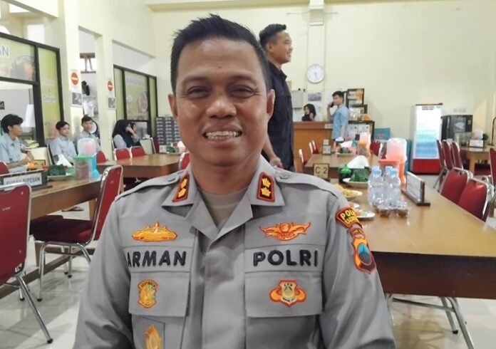 Kapolres Karanganyar, AKBP Arman Sahti