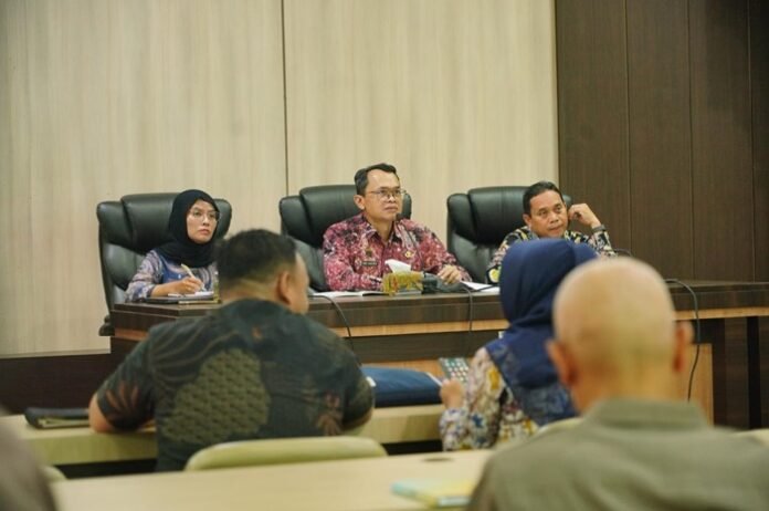 Satgas MBG Tegal ketika rapat