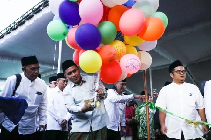 Wakil Gubernur Jawa Tengah Taj Yasin Maimoen saat peluncuran program AGUS di Pondok Pesantren Al Uswah, Gunungpati, Kota Semarang, Minggu (8/3/2026).