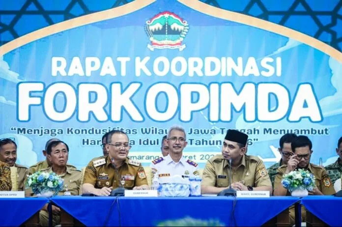 Gubernur Jateng Ahmad Luthfi dan Wakil Gubernur Jateng Taj Yasin Maimoen ketika rakor
