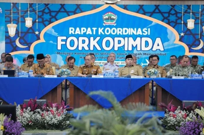 Gubernur Jateng Ahmad Luthfi dan Wakil Gubernur Jateng Taj Yasin Maimoen ketika rakor