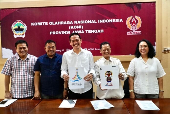 Ketua Panitia Harry Nuryanto bersama juri ketika umumkan pemenang sayembara Logo dan Maskot Porprov XVII 2026