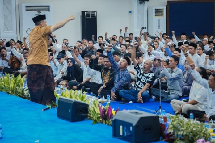Gubernur Jateng Ahmad Luthfi pada silaturahmi dan buka bersama relawan Jawa Tengah di Gradhika Bakti Praja, Semarang, Sabtu (14/3/2026) malam.