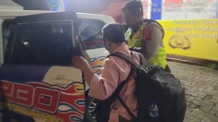 Polres Pemalang ketika layani pemudik di posko