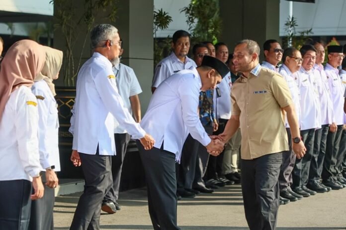 Gubernur Jateng Ahmad Luthfi saat apel jajaran ASN Rabu (25/3/2026)