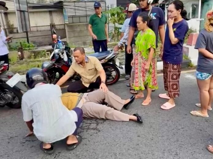 Gubernur Jateng Ahmad Luthfi ketika turun tangan membantu korban laka di Jalan Setiabudi