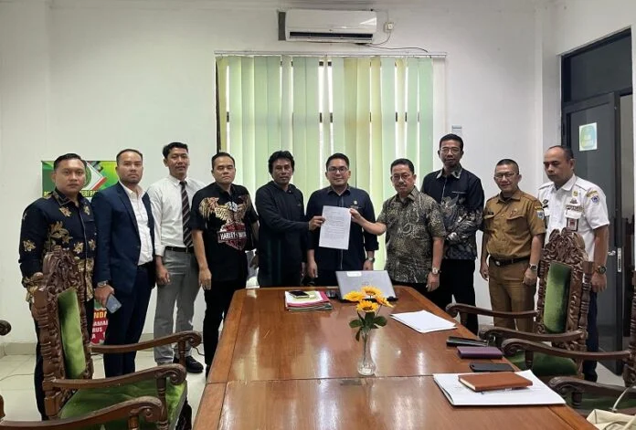 Gugatan Tukang Ojek Banten