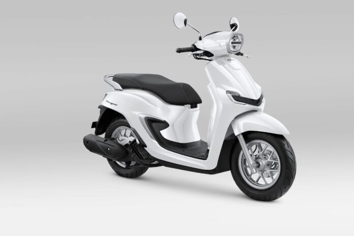 Honda Stylo 160 - Glam White. (Foto : Dok Honda)
