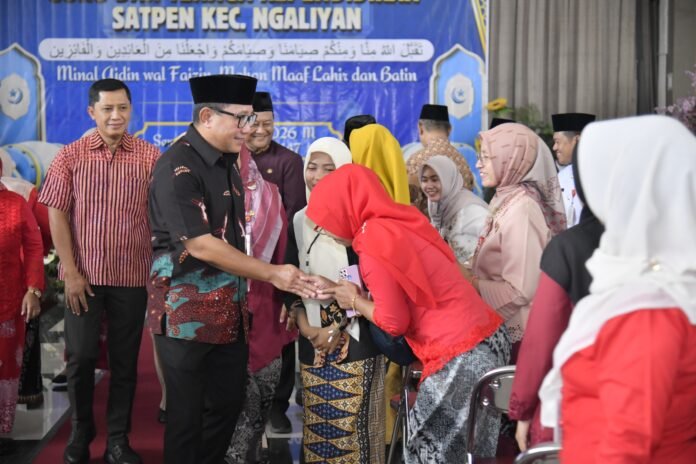 Wakil Wali Kota Semarang, Iswar Aminuddin menghadiri kegiatan Halal Bi Halal Keluarga Besar Koordinator Satuan Pendidikan (Korsatpen) Kecamatan Ngaliyan yang diselenggarakan di Auditorium Kampus 3 UIN Walisongo, Kamis (2/4/2026). (Foto : Dok Pemkot Semarang)