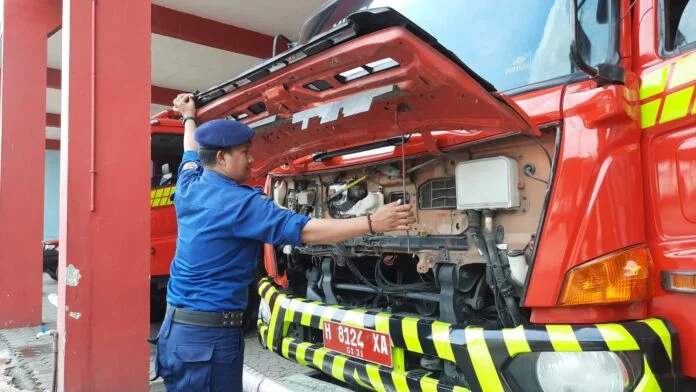 Pengecekan armada Dinas Pemadam Kebakaran (Damkar) Kota Semarang. (Foto : Dokumen)
