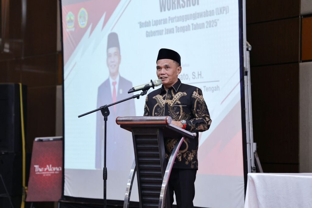 Ketua DPRD Jateng Sumanto saat menghadiri pelantikan DPC Ikatan Advokat Indonesia (Ikadin) Kabupaten Karanganyar, Sabtu, 11 April 2026. (Foto : Dok DPRD Jateng)