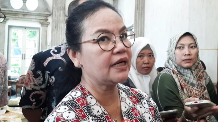 Wali Kota Semarang Agustina Wilujeng saat menyampaikan keterangan kepada wartawan, Selasa (14/04/2026). (Foto : Dok JN)