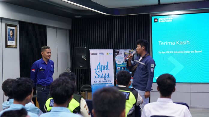 Peserta sosialisasi Manual Handling aktif berinteraksi dengan narasumber, Adityo Nugroho, Safety Engineer PT TJB Power Services. (Foto : Dok PLN)