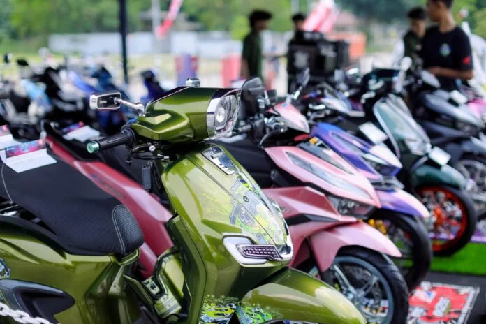 Event modifikasi motor Honda bertajuk “Laki Code” sukses digelar di Shuga Bar De Tjolomadoe, Kecamatan Colomadu, Kabupaten Karanganyar. (Foto : Dok Honda)