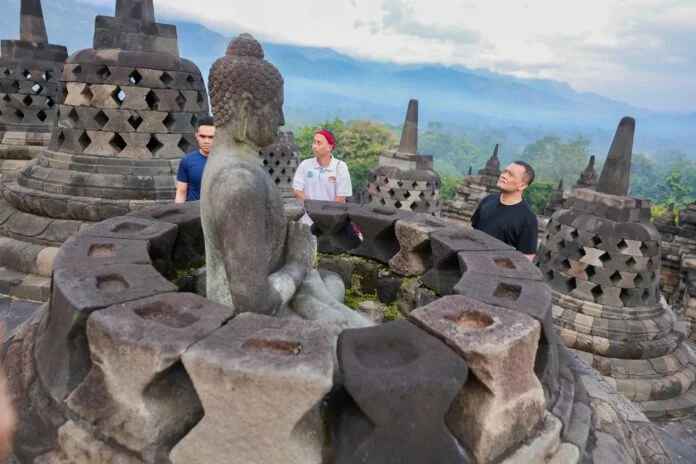 Gubernur Jawa Tengah, Ahmad Luthfi, melakukan peninjauan kawasan Borobudur di Kabupaten Magelang, Minggu (19/4/2026). (Foto : Dok Pemprov Jateng)