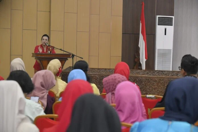 Wali Kota Semarang, Agustina Wilujeng saat membuka talkshow peringatan Hari Kartini di lingkungan Balaikota Semarang, Selasa (21/4/2026). (Foto : Dok Pemkot Semarang)