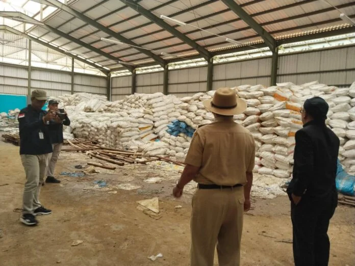 Kunjungan gudang garam nasional di Kabupaten Demak. (Foto Sam)