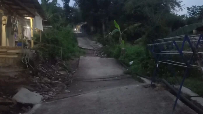 Suasana lokasi tanah bergerak di RT 7 RW 1, Kelurahan Jangli, Kecamatan Tembalang, Kota Semarang,