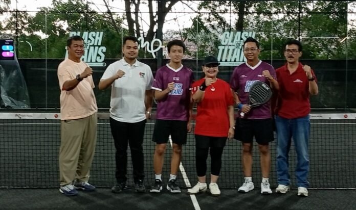 Wali Kota Semarang, Agustina Wilujeng Pramestuti didampingi CEO NEXA, Priyo Suyono saat membuka Corporate Padel Tournament: Clash of Titans di Semarang, Minggu (12/04/2026). (Foto : Dok JN)