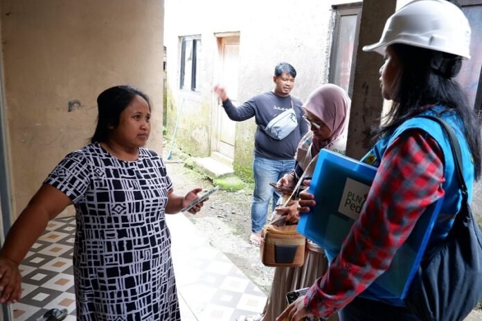 PLN Salatiga beri sambungan listrik gratis