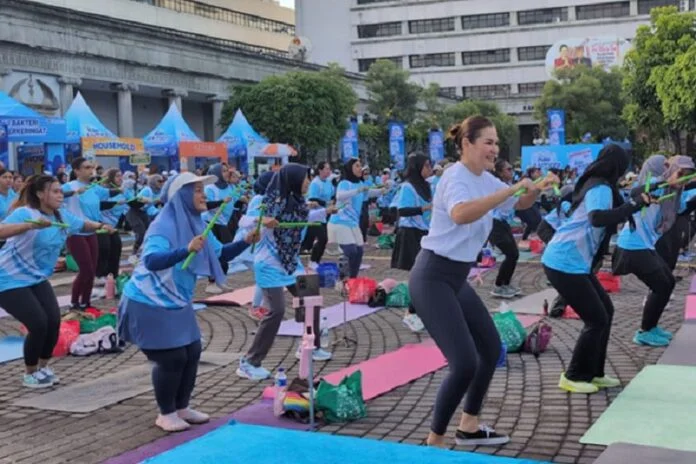 Balai Kota Semarang dalam acara SoKlin Antisep Active Day