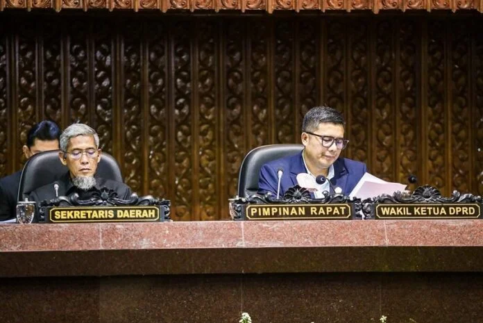 Wakil DPRD Jateng Saleh Rapat Raperda Jateng