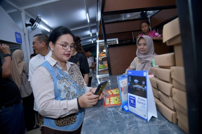 Wali Kota Semarang Agustina meninjau lokasi stand UMKM