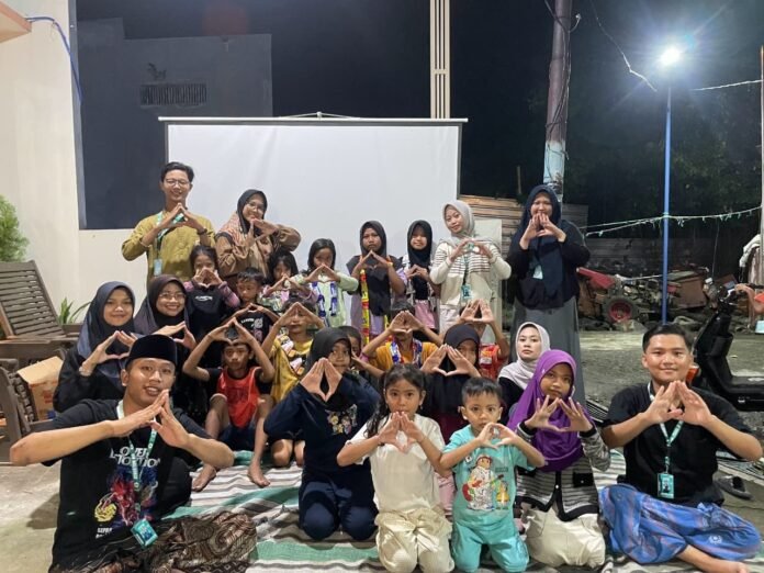 kkn uin walisongo gelar nobar film di dusun peturen