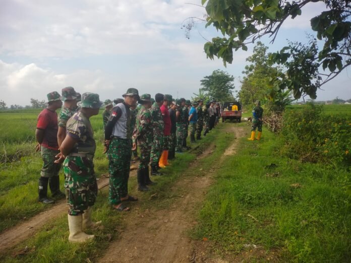 Barisan rapi Satgas TMMD Reguler ke-128 Kodim 0725/Sragen. (Foto : Dok TMMD Sragen)