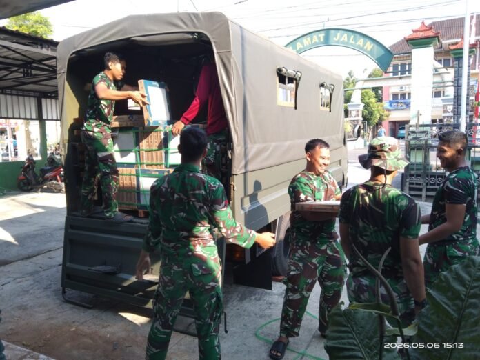 Bantuan berupa keramik dari Pangdam IV/Diponegoro Mayjen TNI Achiruddin, S.E., M.Han., telah tiba di Koramil Karangmalang, Sragen. (Foto : Dok TMMD Sragen)