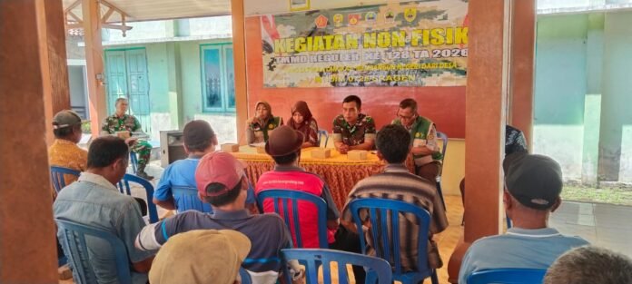 Satgas TMMD Reg ke-128 Kodim 0725/Sragen bekerja sama BPP Kec. Karangmalang memberikan penyuluhan pertanian kepada masyarakat Desa Jurang jero Kecamatan Karangmalang Kabupaten Sragen, Kamis (07/05/2026). (Foto : Dok TMMD Sragen)