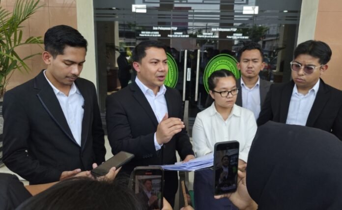 Bella Puspita bersama para kuasa hukum