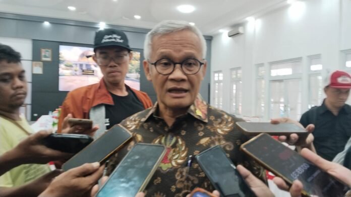 Wakil Ketua DPR RI Aria Bima saat memberikan keterangan kepada wartawan. (Foto : Istimewa)