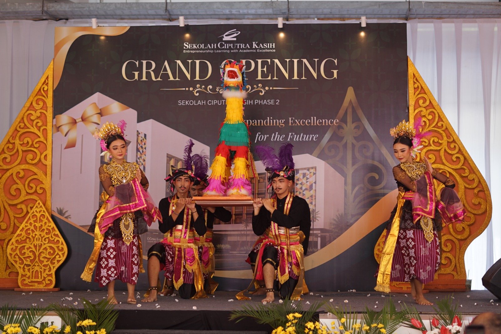 Sekolah Ciputra Kasih Sekolah Ciputra Kasih Semarang mengenalkan gedung baru tahap kedua sebagai upaya memperluas kapasitas belajar. (Foto : Dok JN)