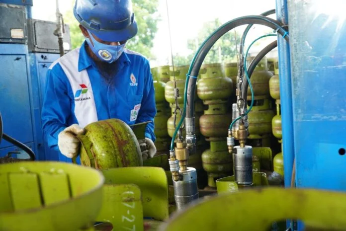 Pengisian LPG 3 Kilogram. (Foto : Dok Pertamina)