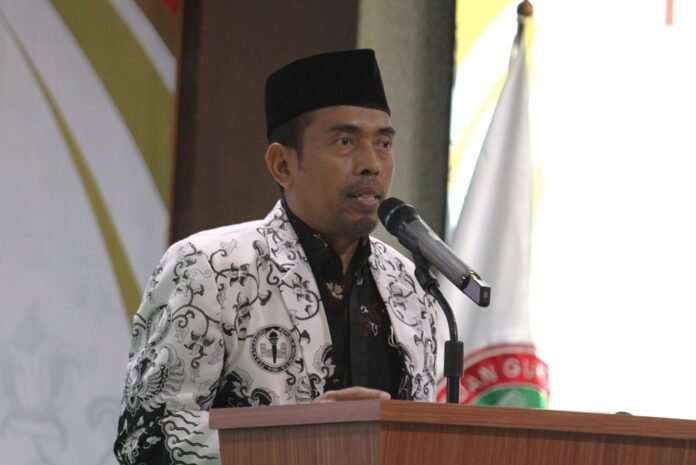 Ketua PGRI Kota Semarang, Nur Khoiri