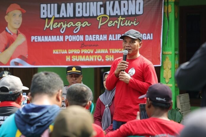Ketua DPRD Jateng Sumanto ajak warga tanam bibit pohon