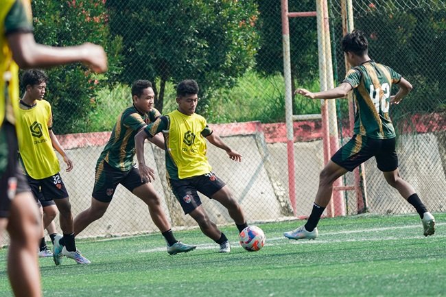 Kendal Tornado FC Youth ketika latihan Kendal Tornado FC Youth ketika latihan