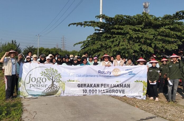 Penanaman Mangrove di Kampung Nelayan Tambakrejo
