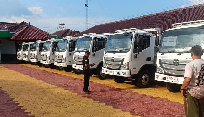 Truk operasional Koperasi Desa yang telah tiba Truk operasional Koperasi Desa yang telah tiba