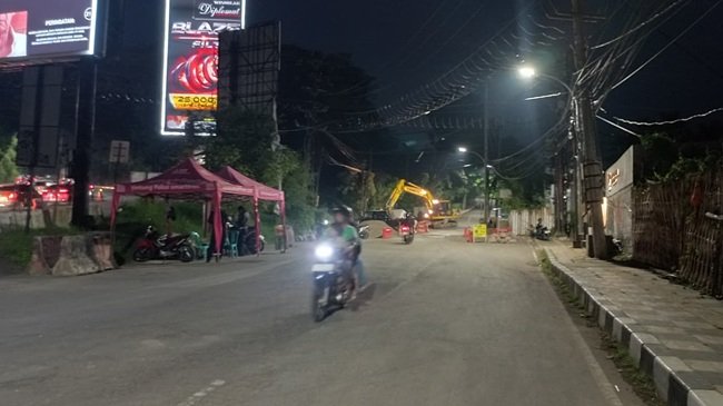 Suasana Jalan Gombel Lama Kota Semarang Suasana Jalan Gombel Lama Kota Semarang