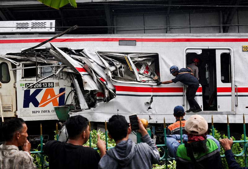 kecelakaan kereta kecelakaan kereta KRL
