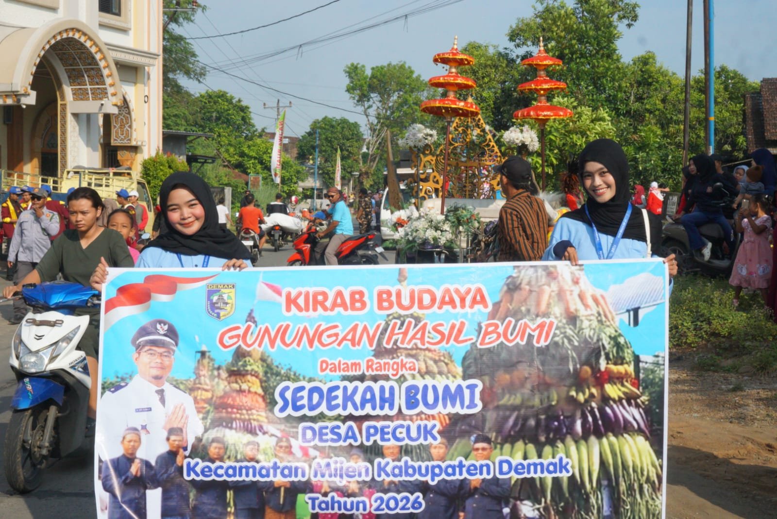 sedekah bumi desa pecuk KKN UIN WS ikuti sedekah bumi