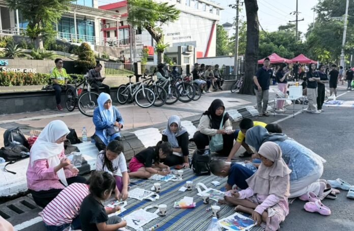mahasiswa gelar kampanye di CFD Simpanglima Semarang